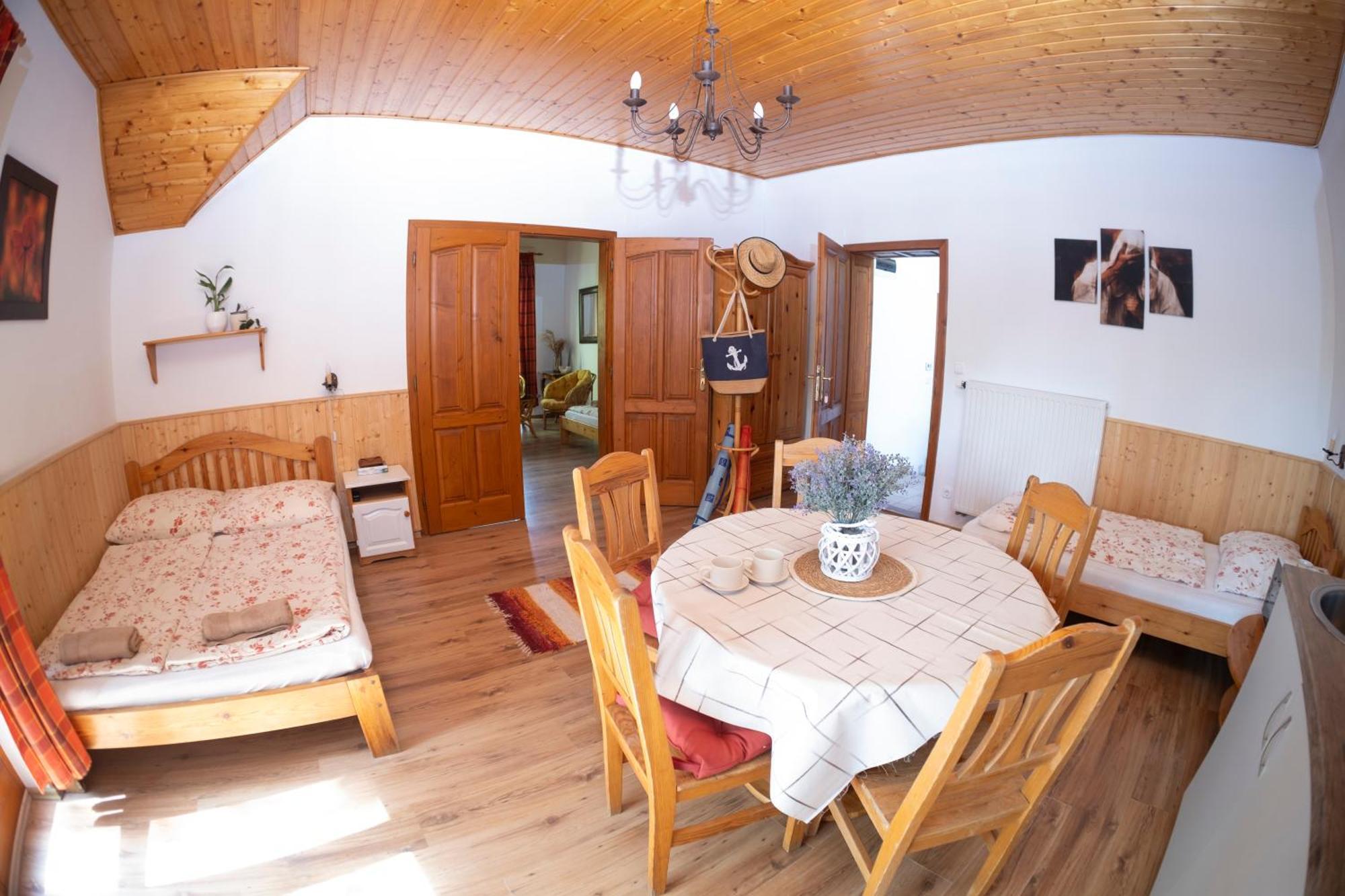 Vicze Apartmanház Siófok Habitación foto