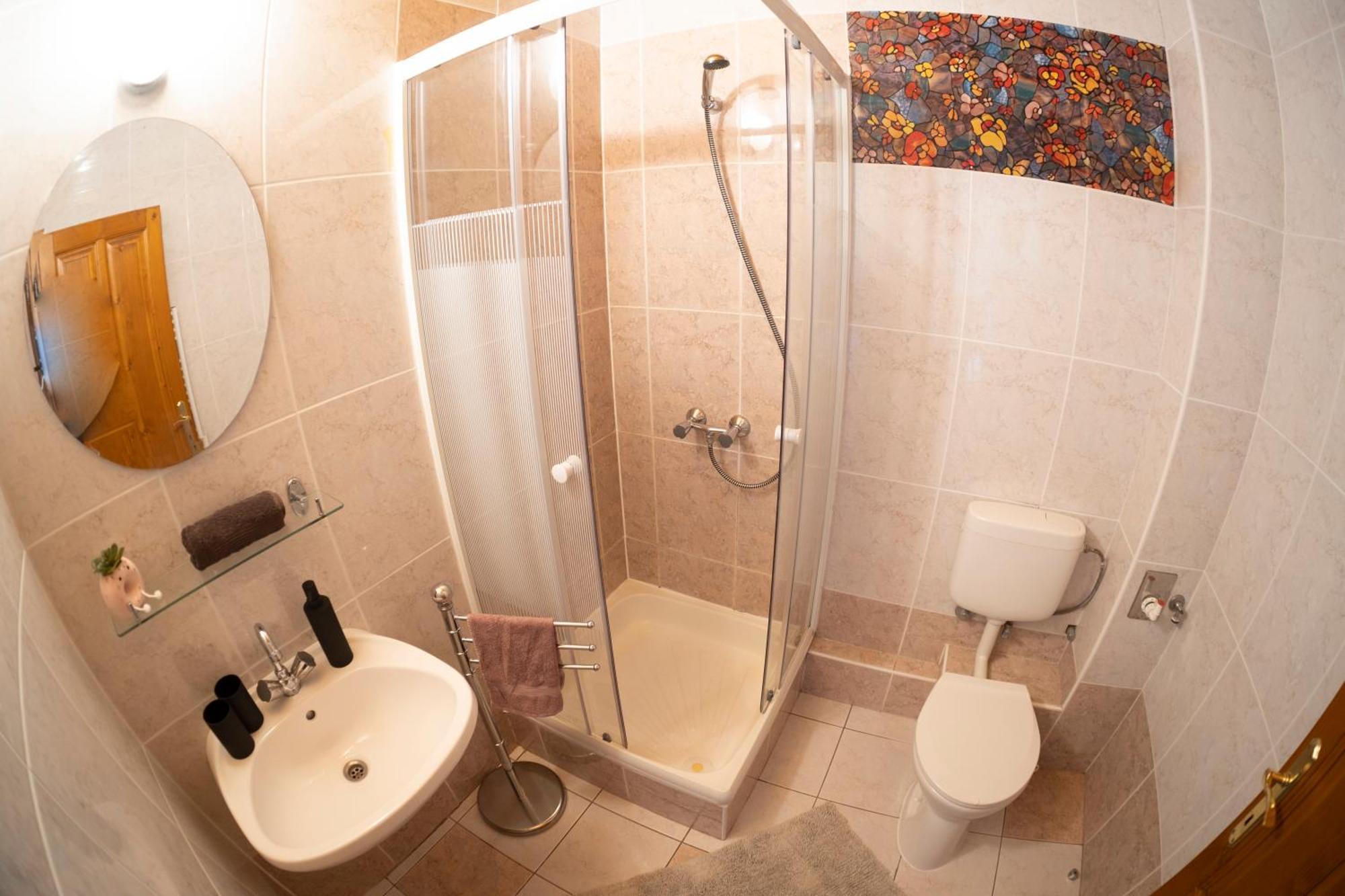 Vicze Apartmanház Siófok Habitación foto